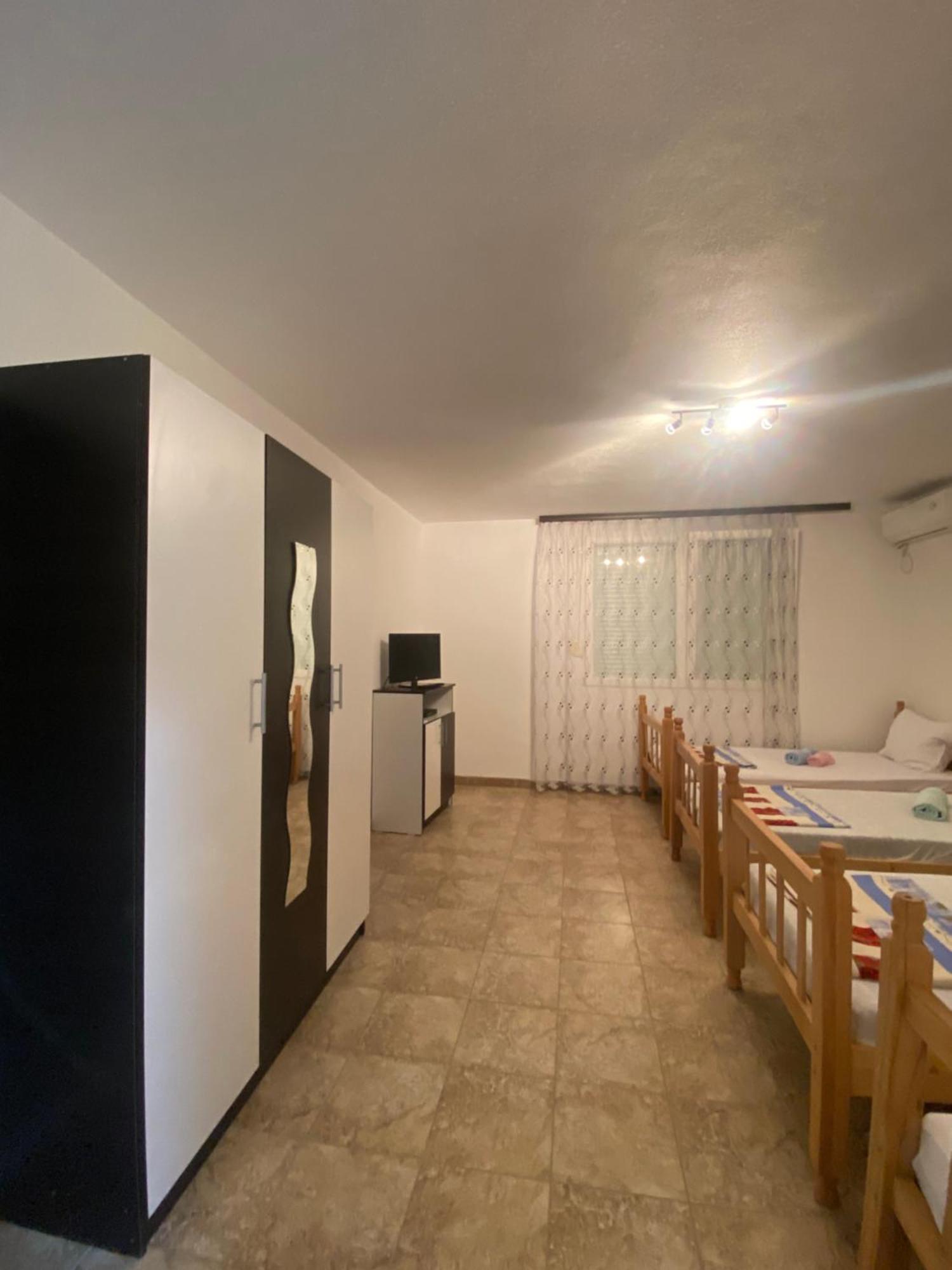 Villa Leona Palushaj Donji Stoj Exteriör bild